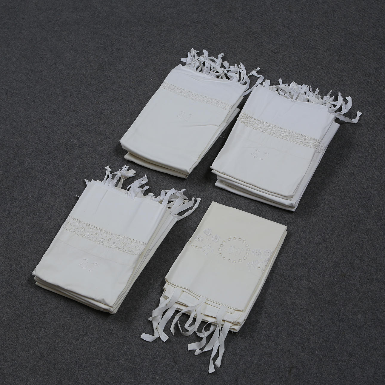 SAMLING ÖRNGOTT I LINNE, 1900-TAL.