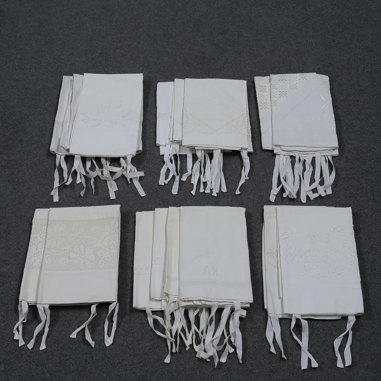 SAMLING ÖRNGOTT I LINNE, 1900-TAL.