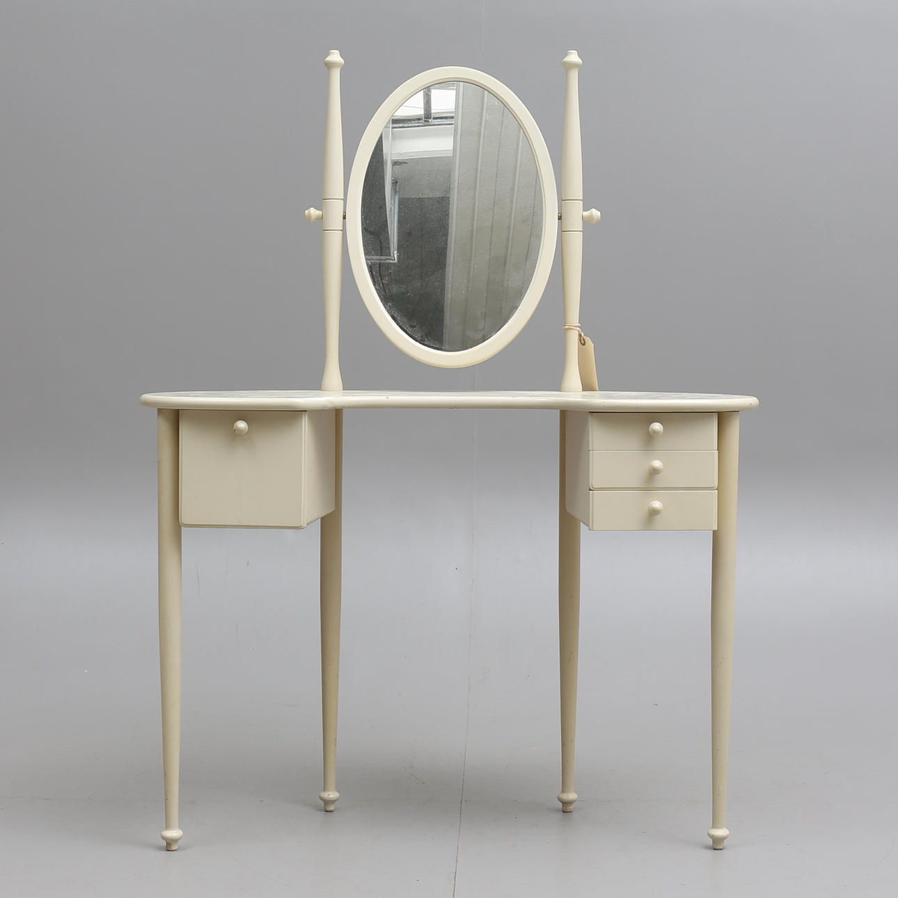 TOALETTBORD/SMINKBORD, 1900-talets andra hälft.