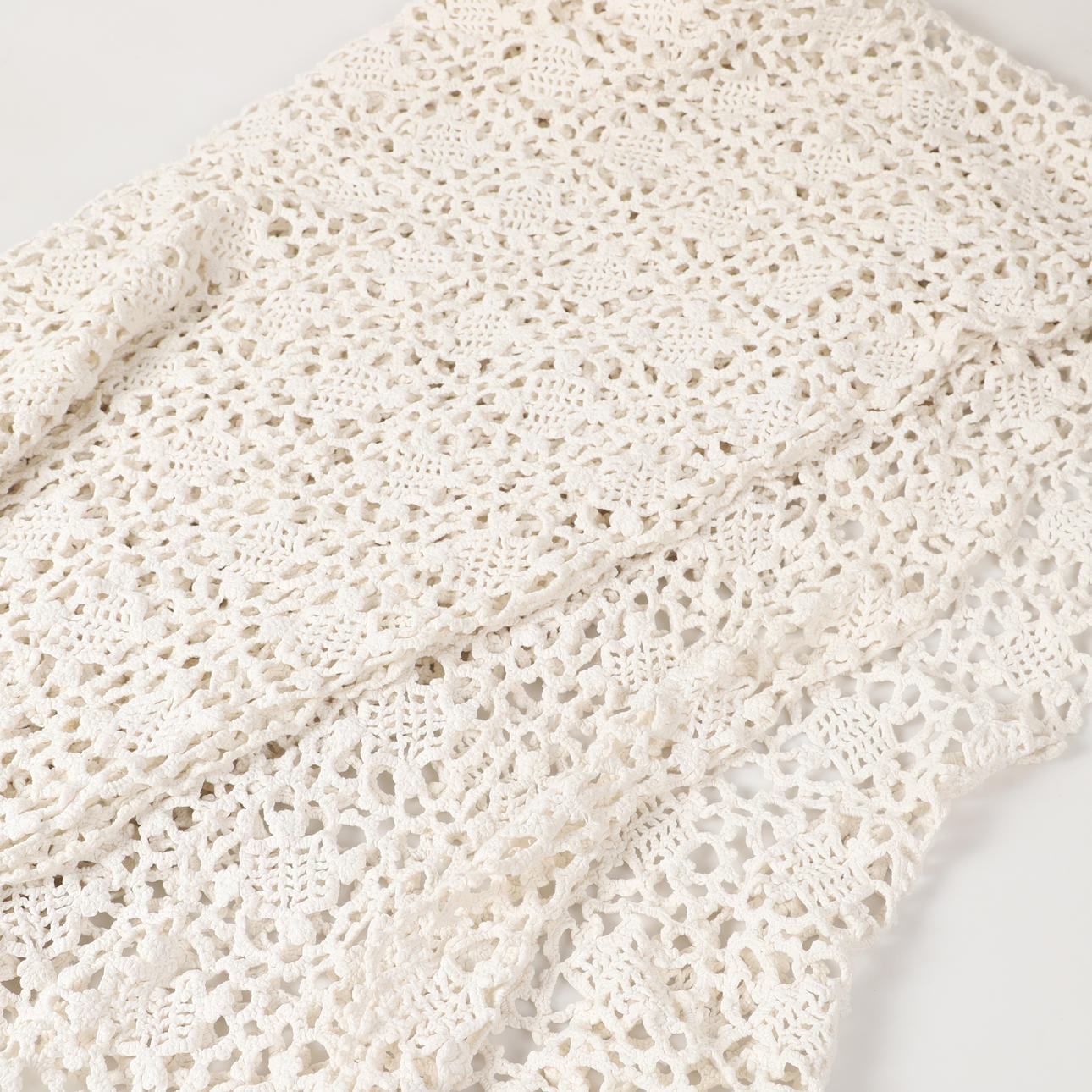 SÄNGÖVERKAST, virkat, 1900-tal.