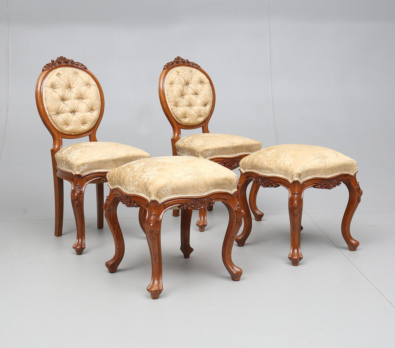 STOLAR, 1 par, OCH TABURETTER, 1 par, rokokostil, 1900-talets första hälft.