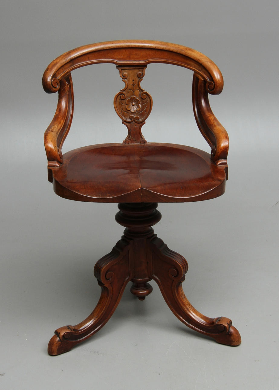 SKRIVBORDSSTOL, nyrenässans, 1800-tal.