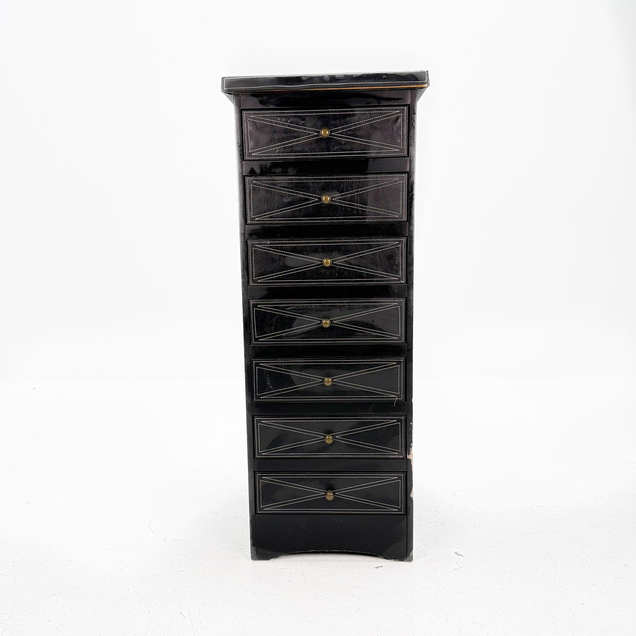 BYRÅ - läderklädd.