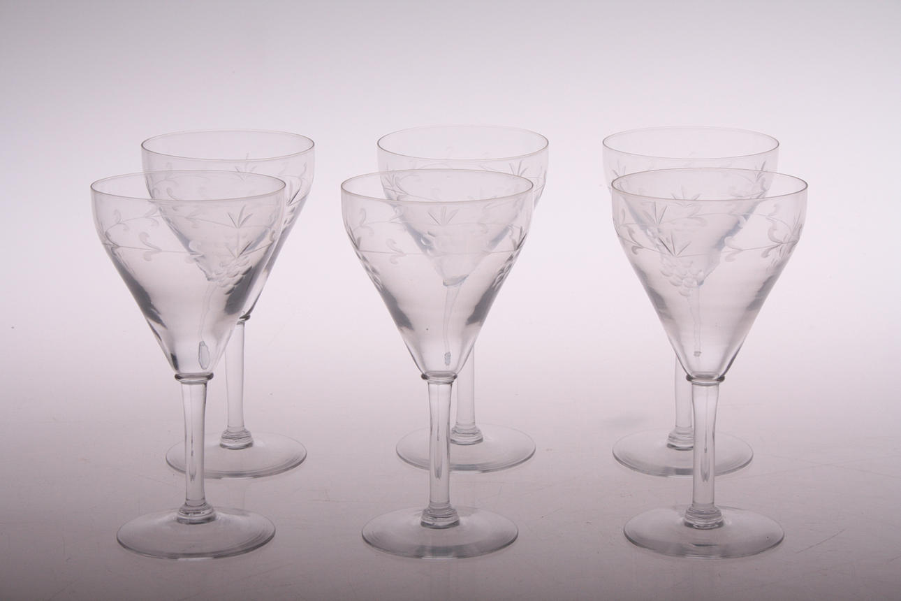 GLAS, 6 st, vinglas med etsad dekor av vindruvor, 1900-tal.