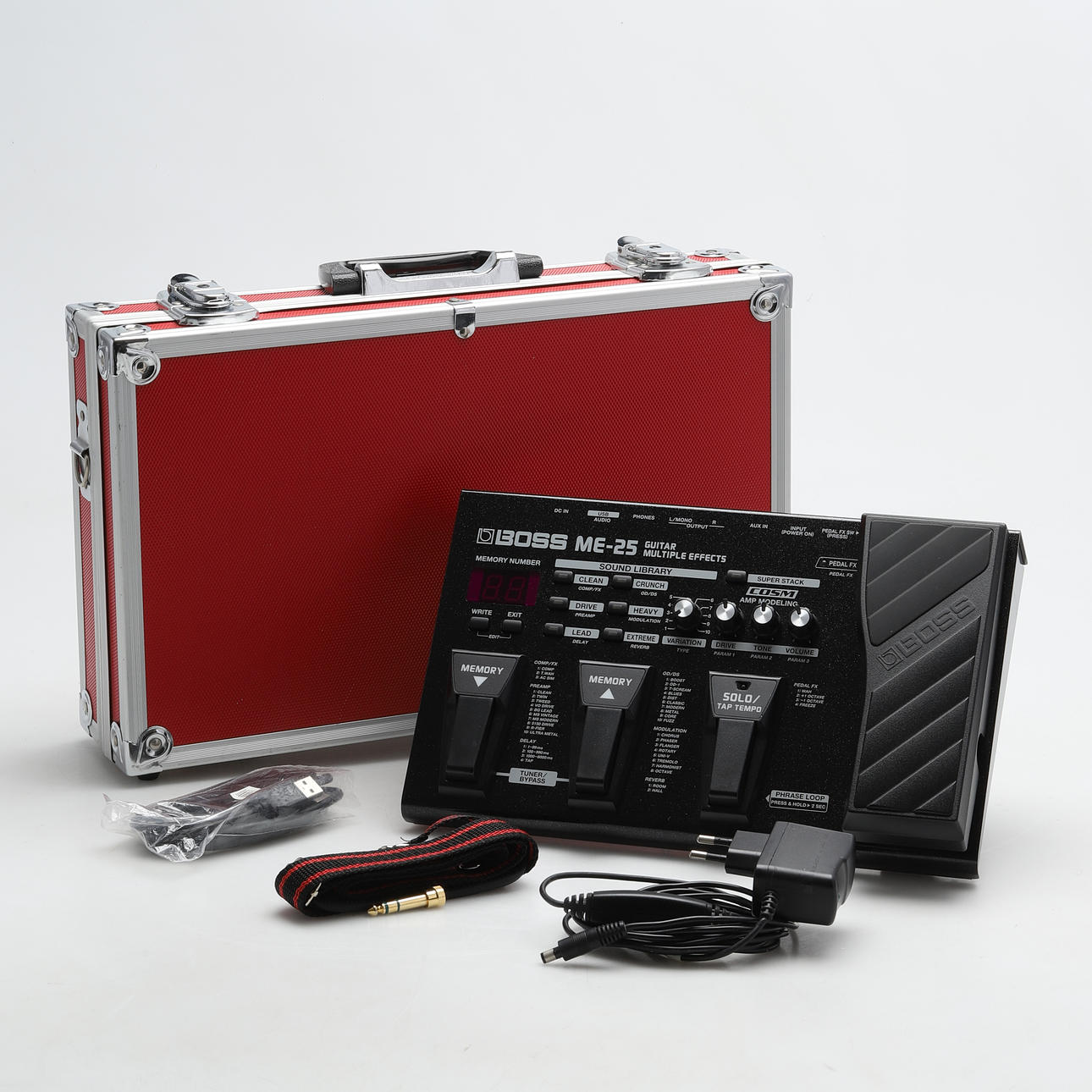 EFFEKTPEDAL, för elgitarr, Boss ME-25.