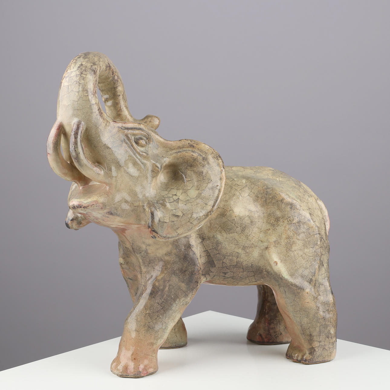 MICHAEL ANDERSEN. Stor figur i form av elefant, keramik, Bornholm, märkt och signerad.