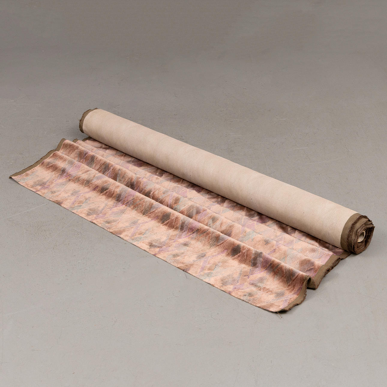 MÖBELTEXTIL, en rulle ca. 9 m.