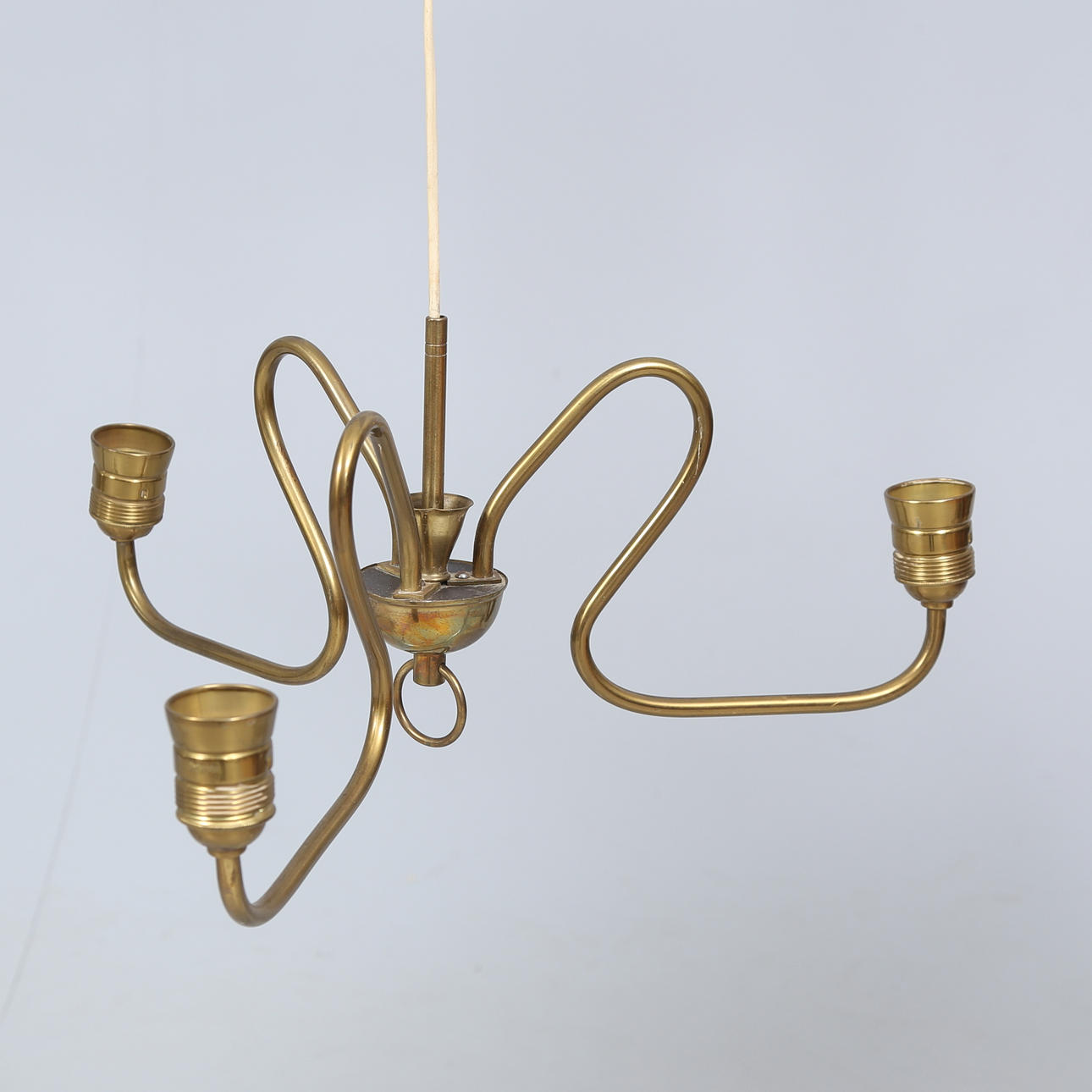 TAKLAMPA, mässing, 1940/50-tal.