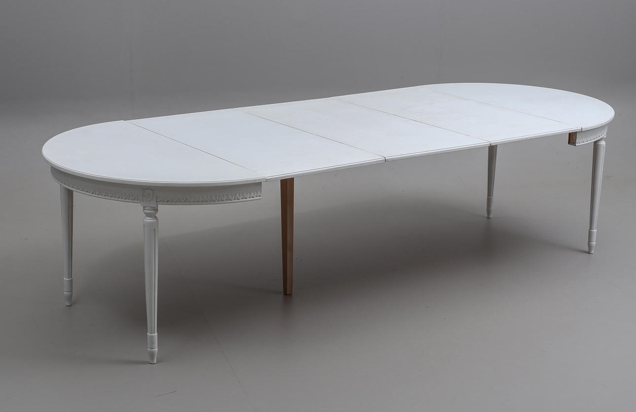 A Gustavian-style dining table, 20th century.