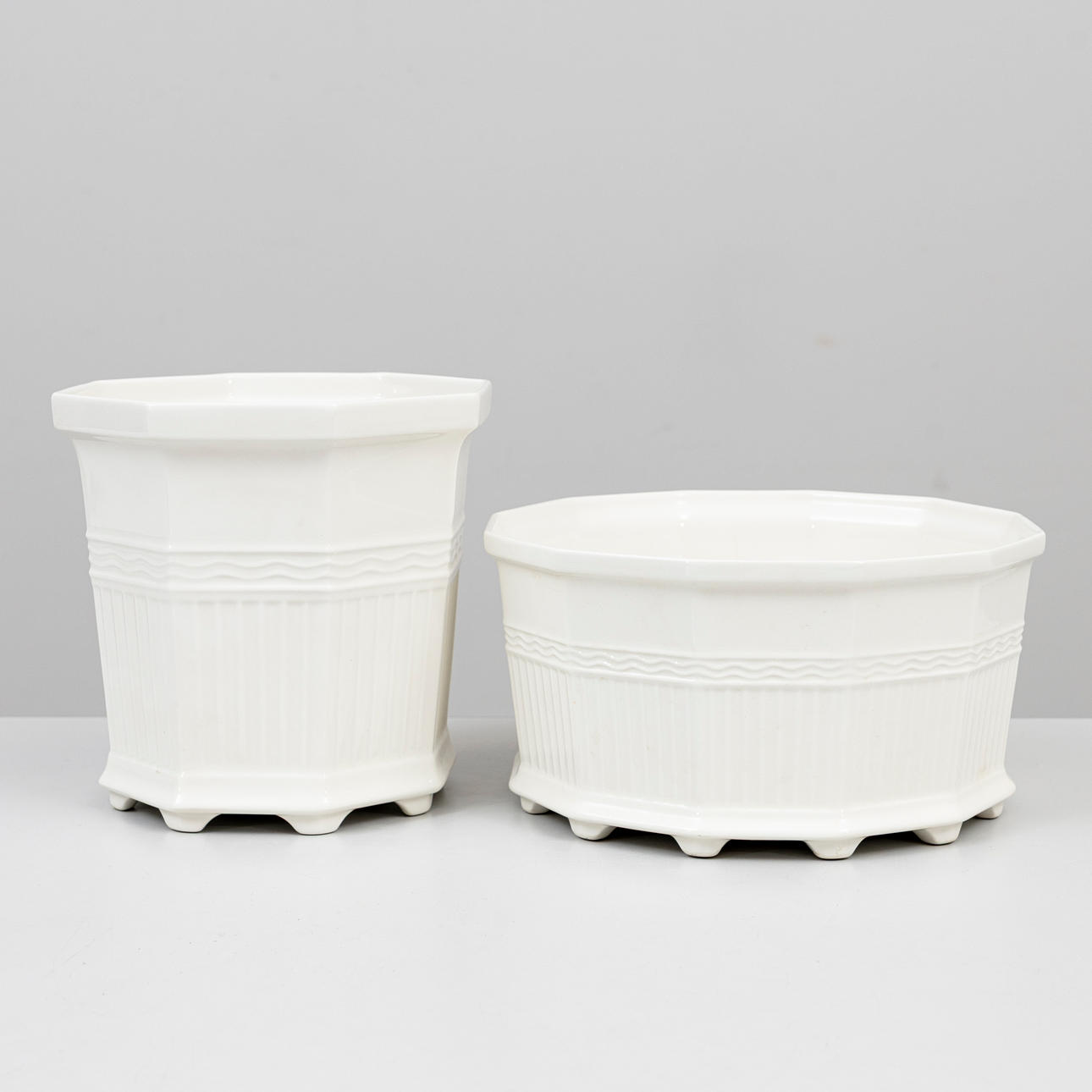 YTTERFODER, 2 st, "Waldemarsudde", Gustavsberg, porslin.