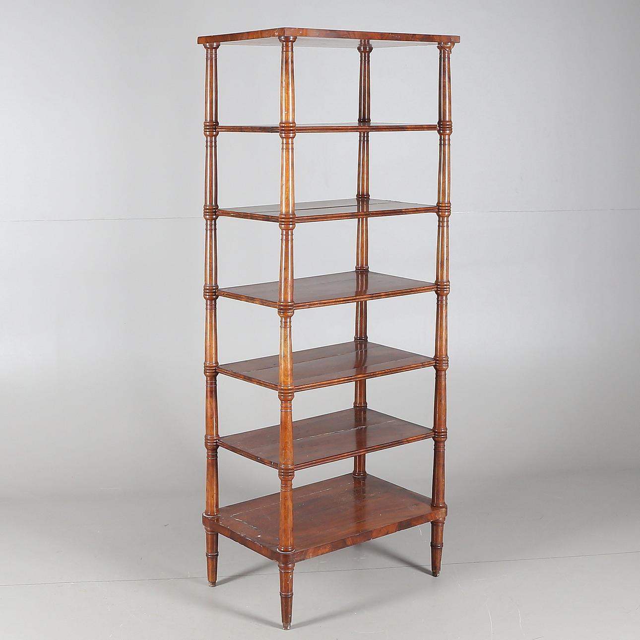 ATENIENNHYLLA, trä, 1900-tal.