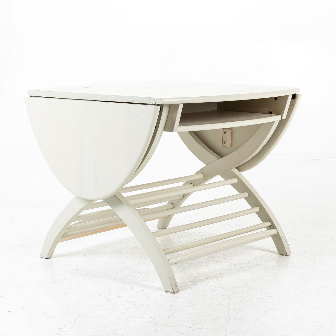 COFFEE TABLE, with flaps, white lacquered.