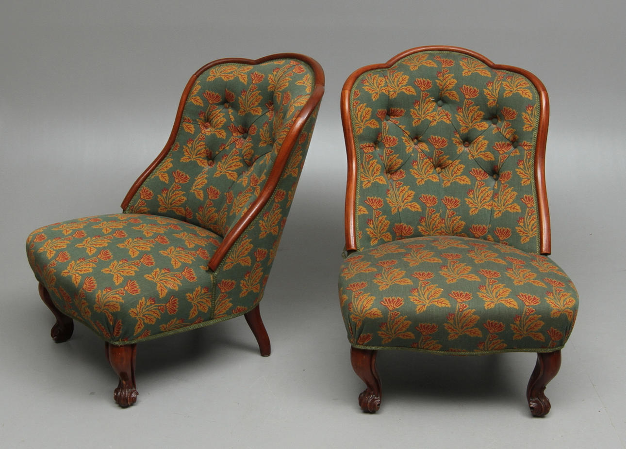 FÅTÖLJER, ett par, nyrokoko, omkring 1900.