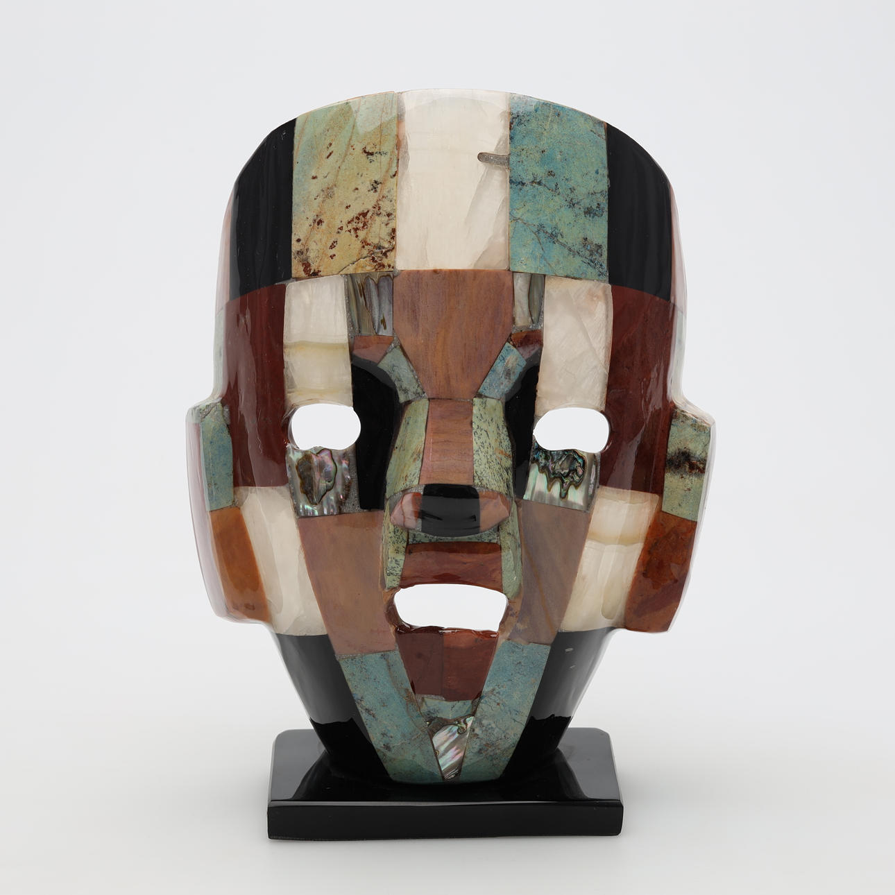 SKULPTUR, slipade stenar.