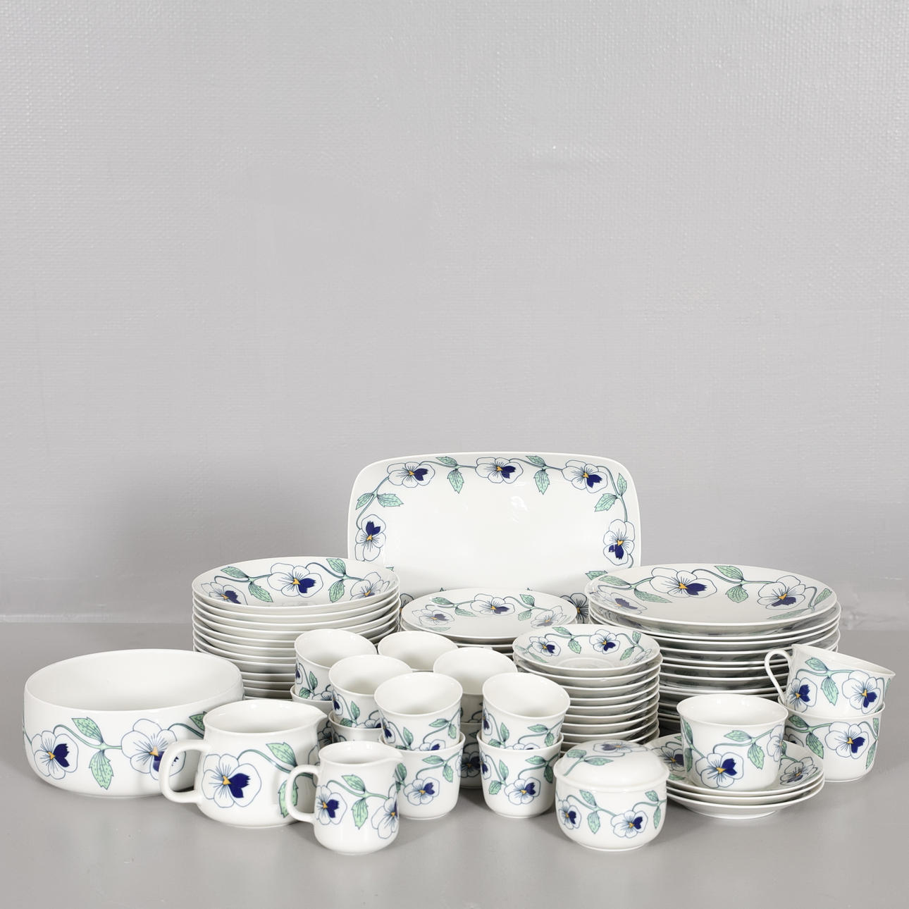 SYLVIA LEUCHOVIUS. SERVISDELAR 69 st "Sylvia".