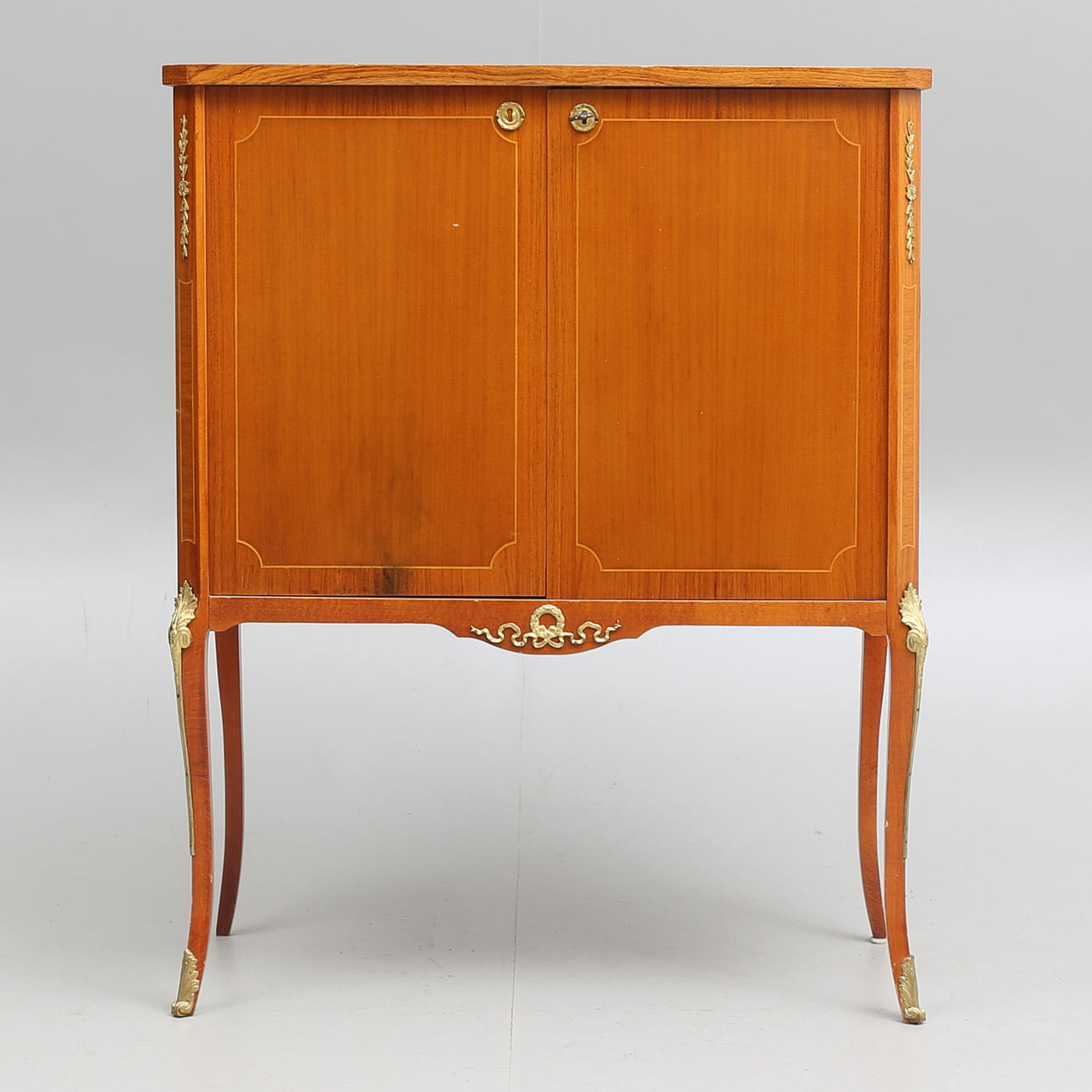 BARSKÅP, gustaviansk stil, 1900-tal.