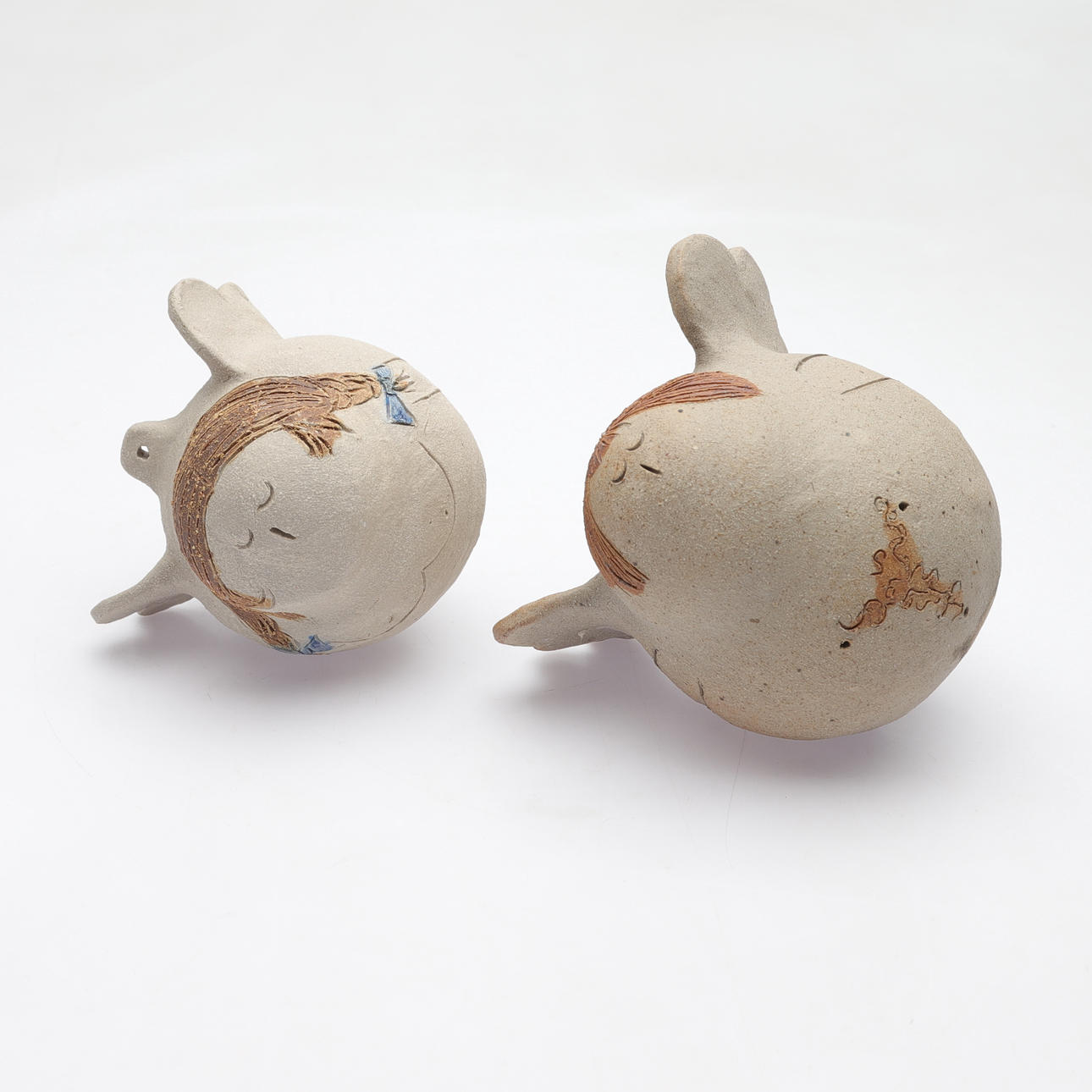 Two ceramic figurines, angels, probably Amie Stålkrantz.