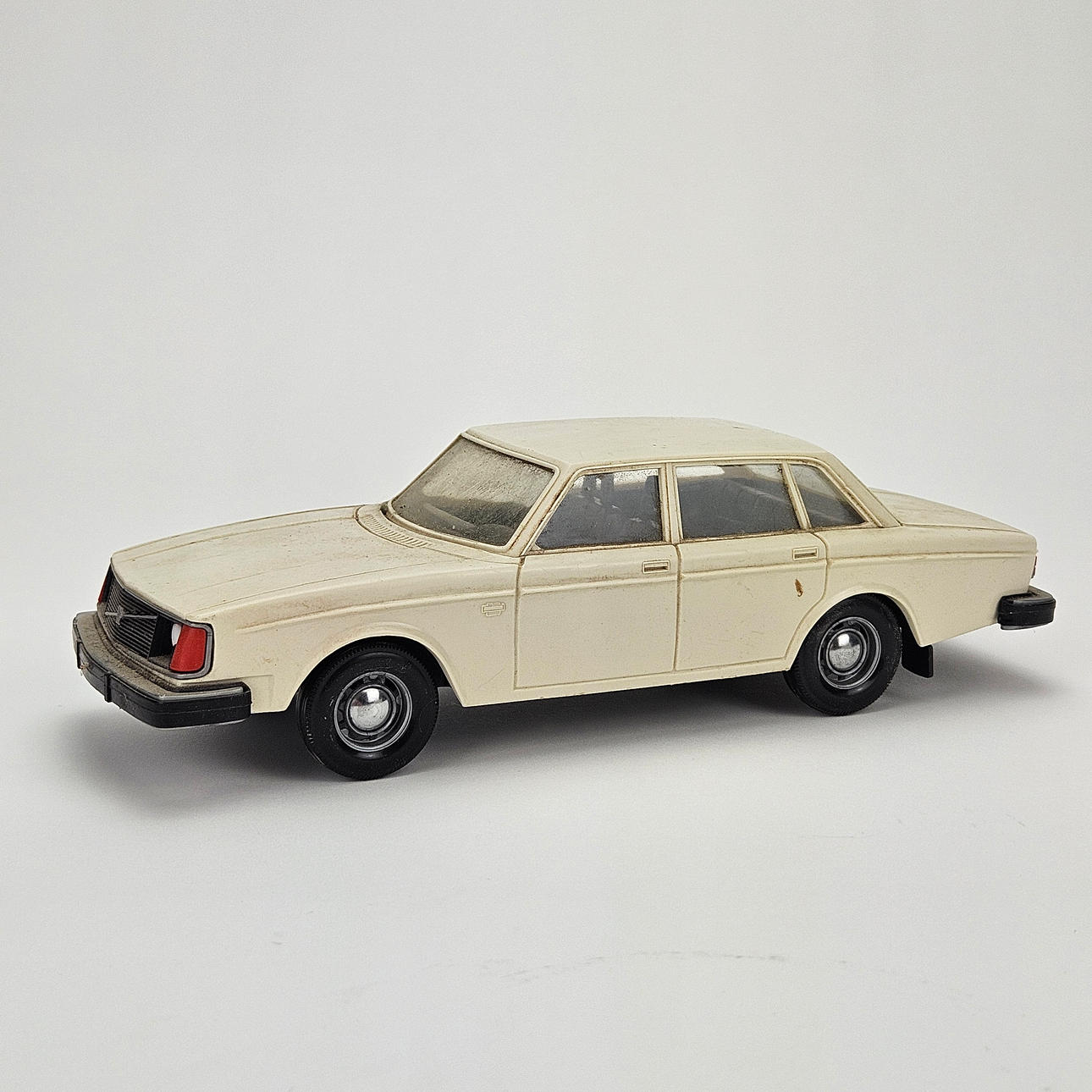 MODEL CAR, plastic, Volvo 244 DL, Finland.