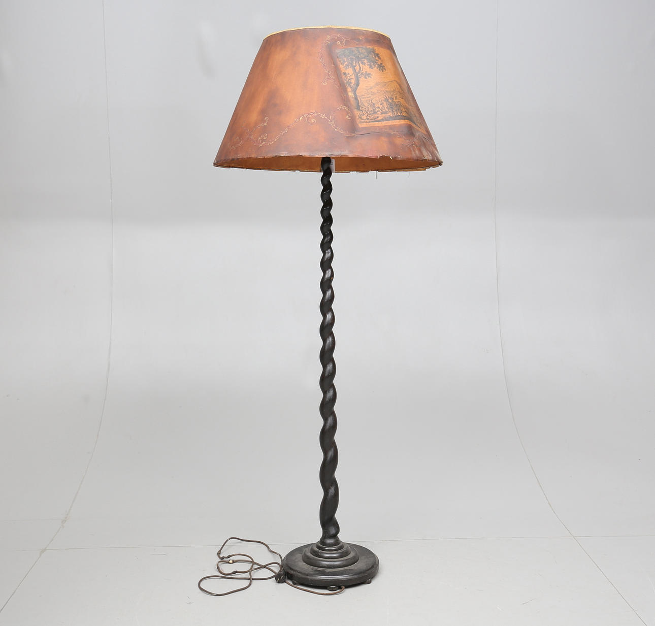 GOLVLAMPA, 1900-talets första hälft.