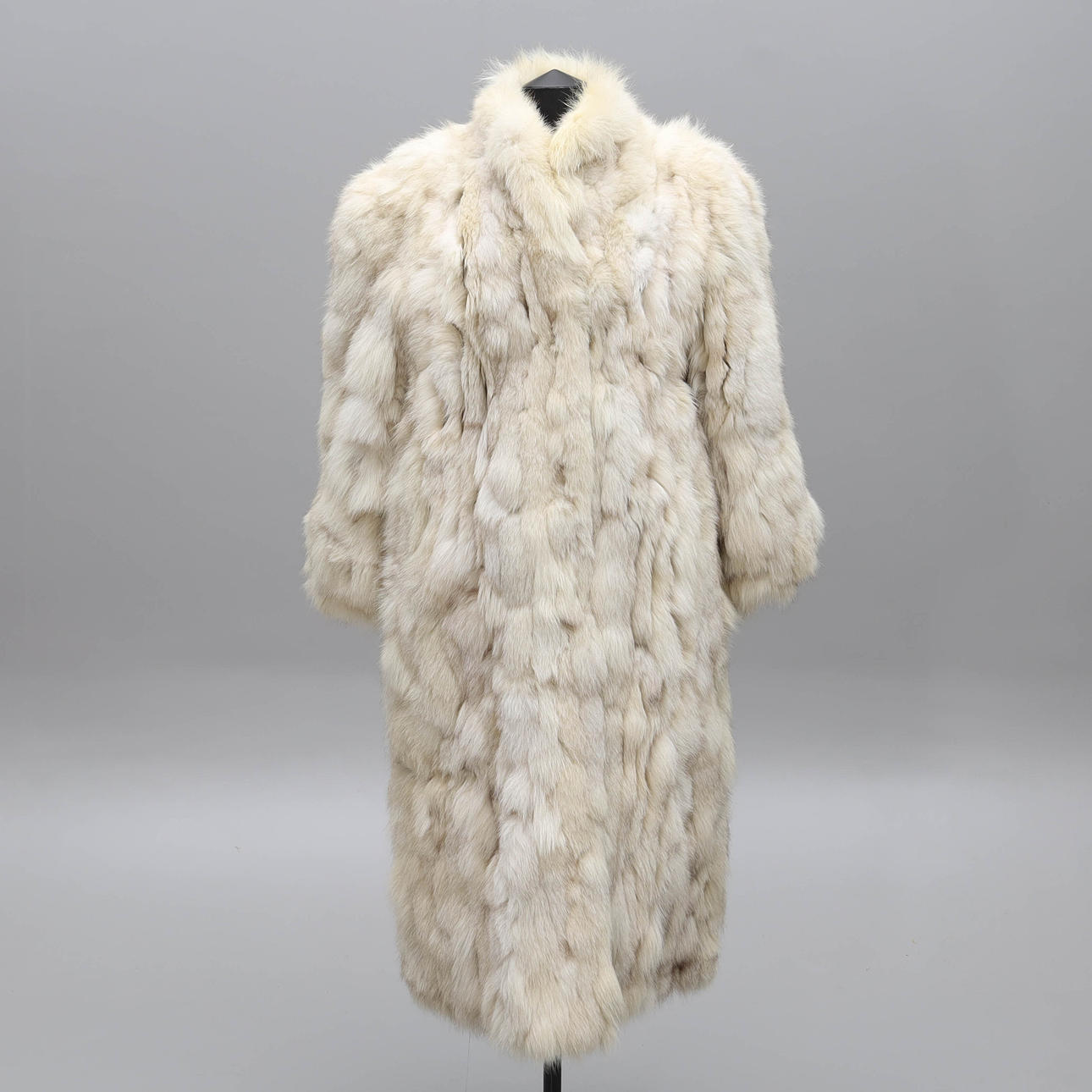 A lady's fur coat, fox, 1970s.