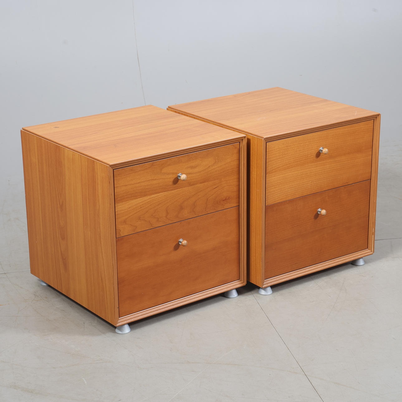 SÄNGBORD, ett par, 2000-tal.