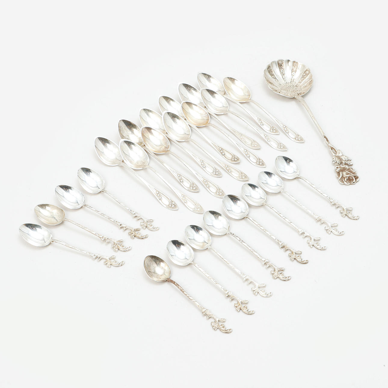 SILVER CUTLERY, 23 pcs, weight 200 grams.
