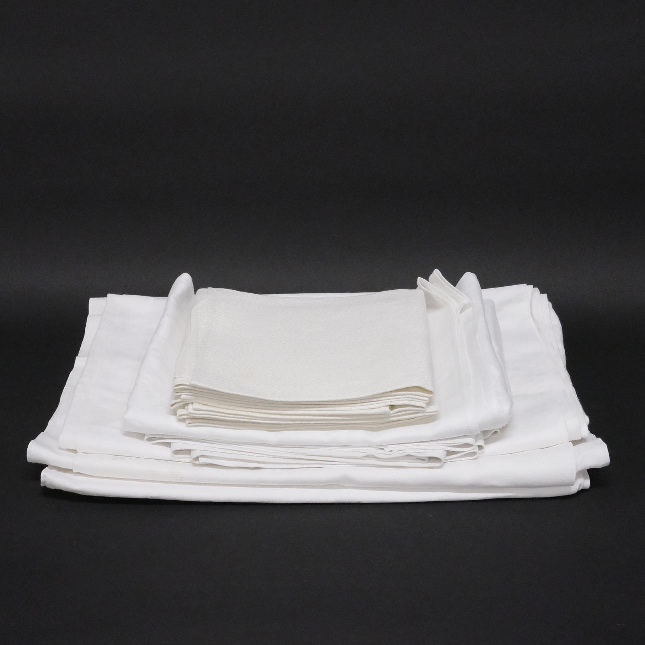 LINNEDUKAR OCH HANDDUKAR, 4+6 DELAR.