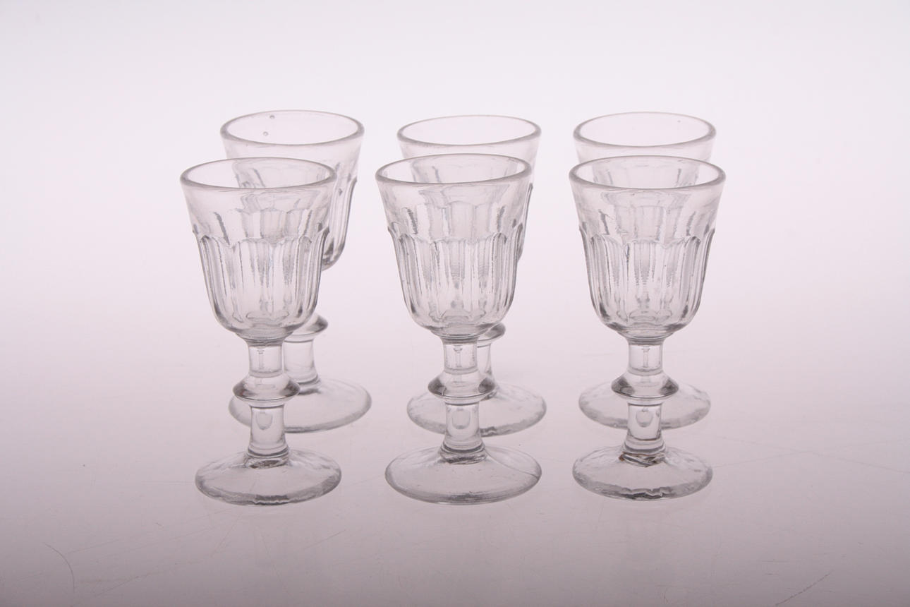 GLAS, 6 st, pressglas, 1800-talets andra hälft.
