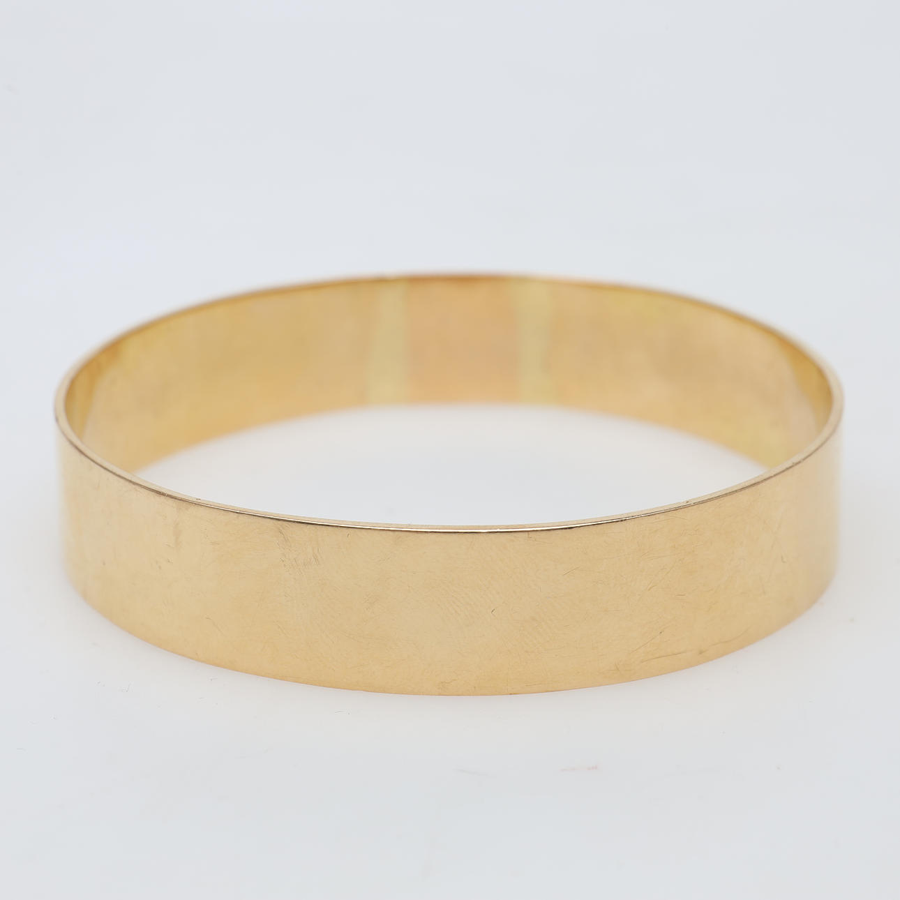 BANGLE 18K, gold, weight approx 50,7 gram.