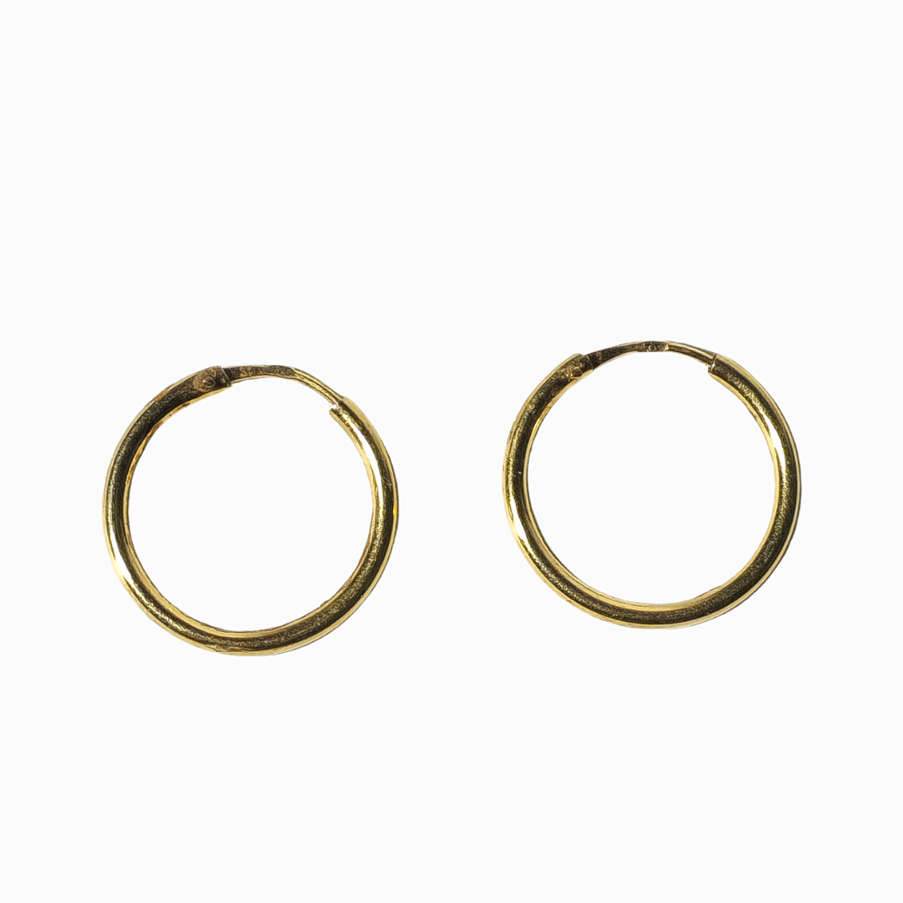 18 CARAT GOLD EARRINGS.