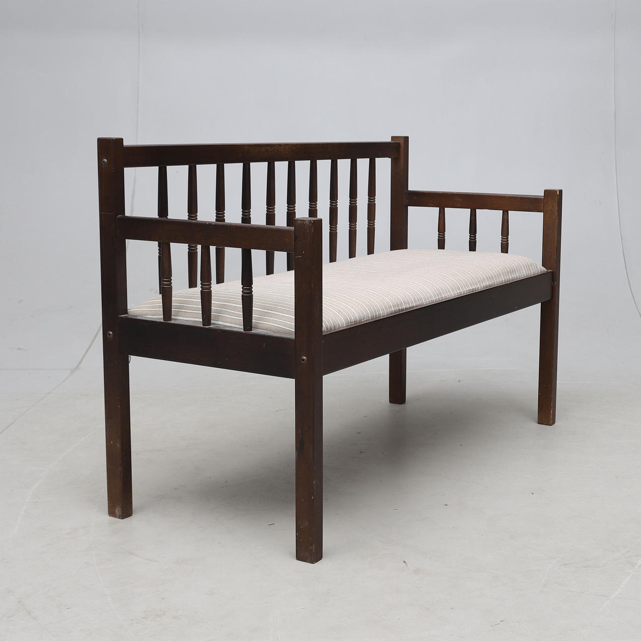 PINNSOFFA, trä, 1900-talets andra hälft.