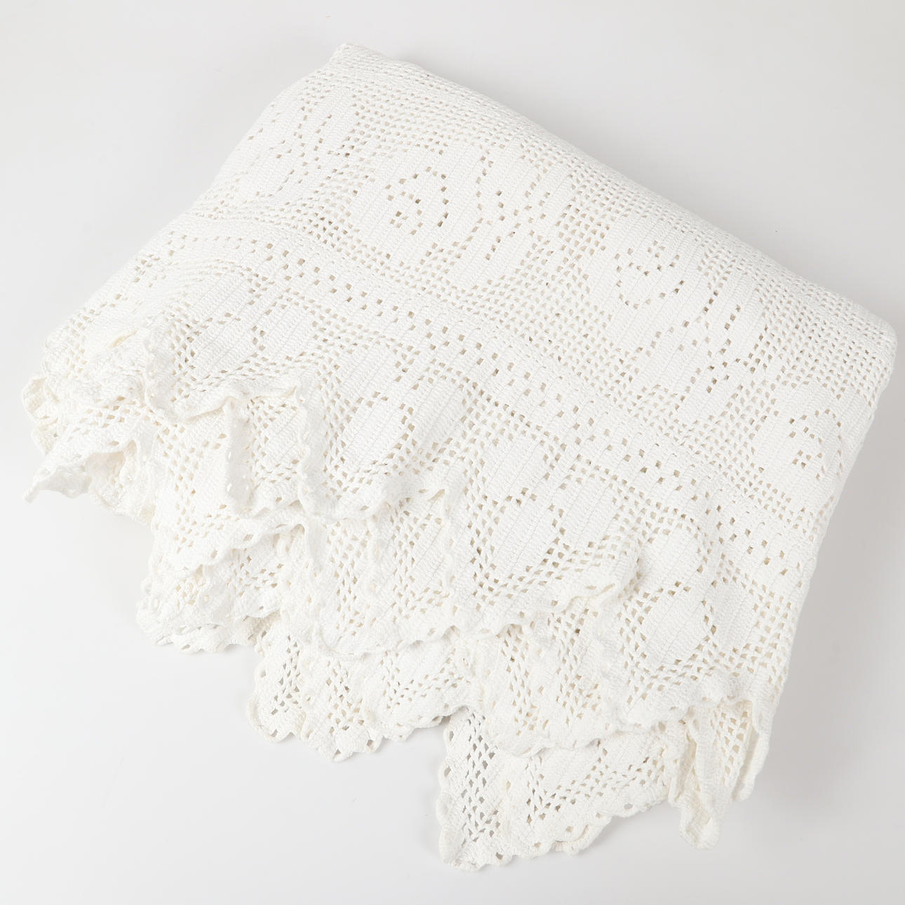 SÄNGÖVERKAST, virkat, 1900-tal.