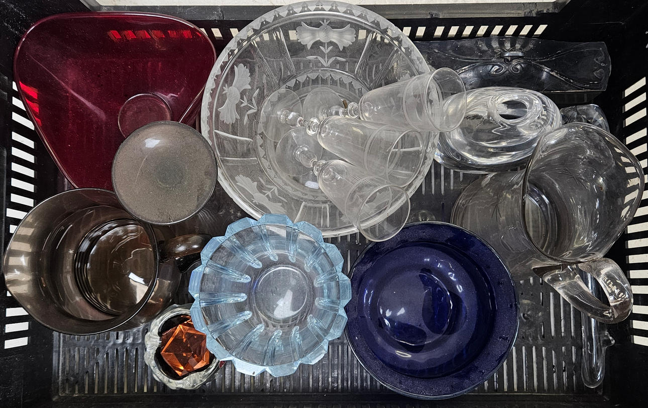 GLASS OBJECTS, including Vicke Lindstrand, Orrefors, Gullaskruf.