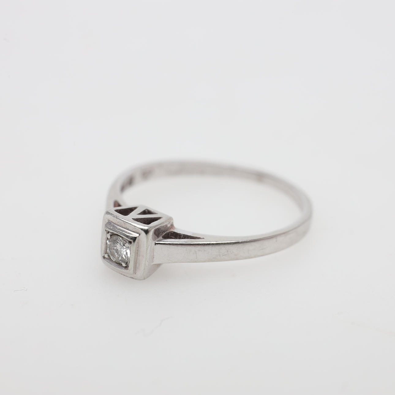 RING, white gold, 18K, diamond, weight approx. 2 grams.