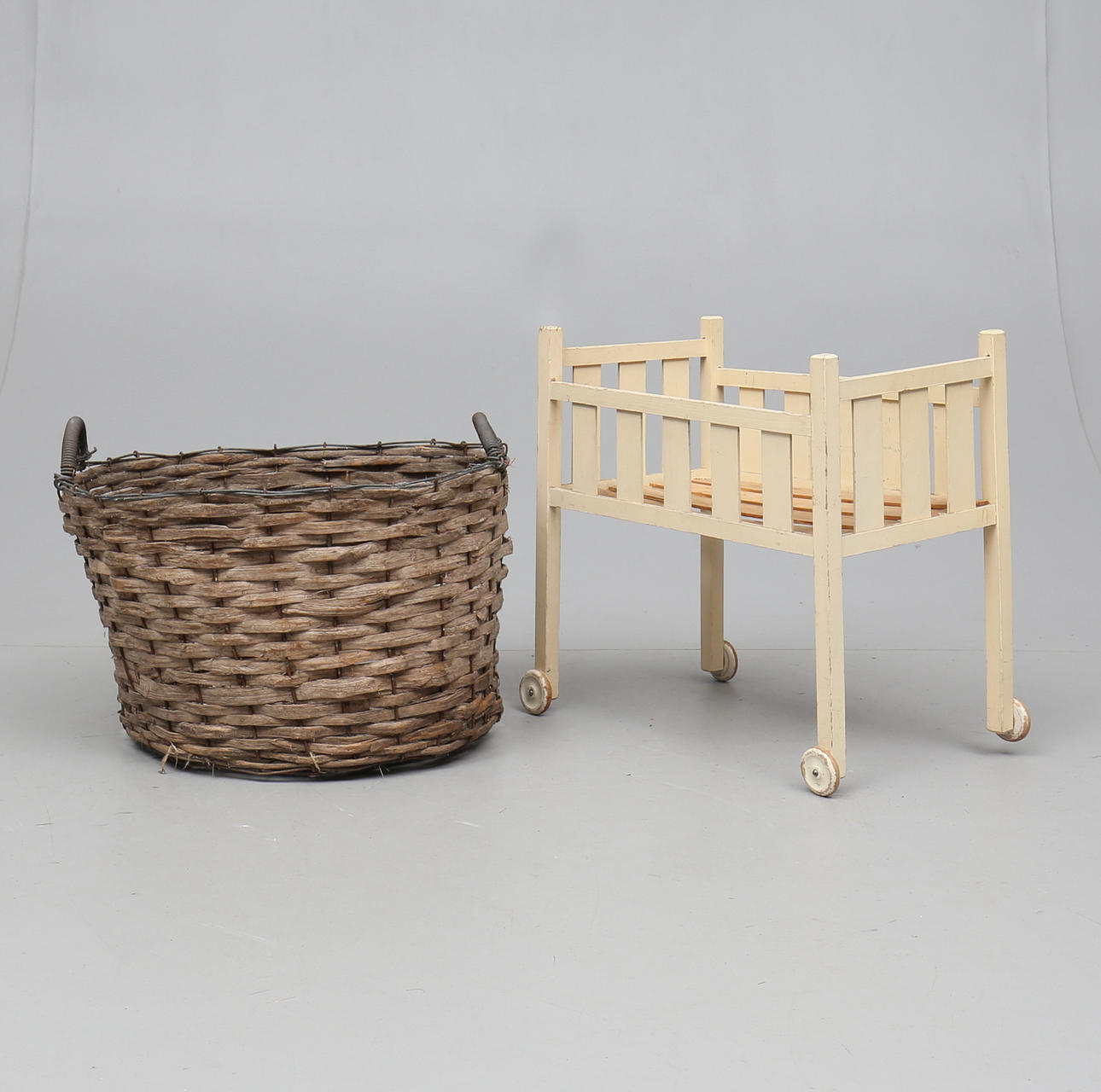 DOCKSÄNG OCH TRÄDGÅRDSKORG, 1900-tal.