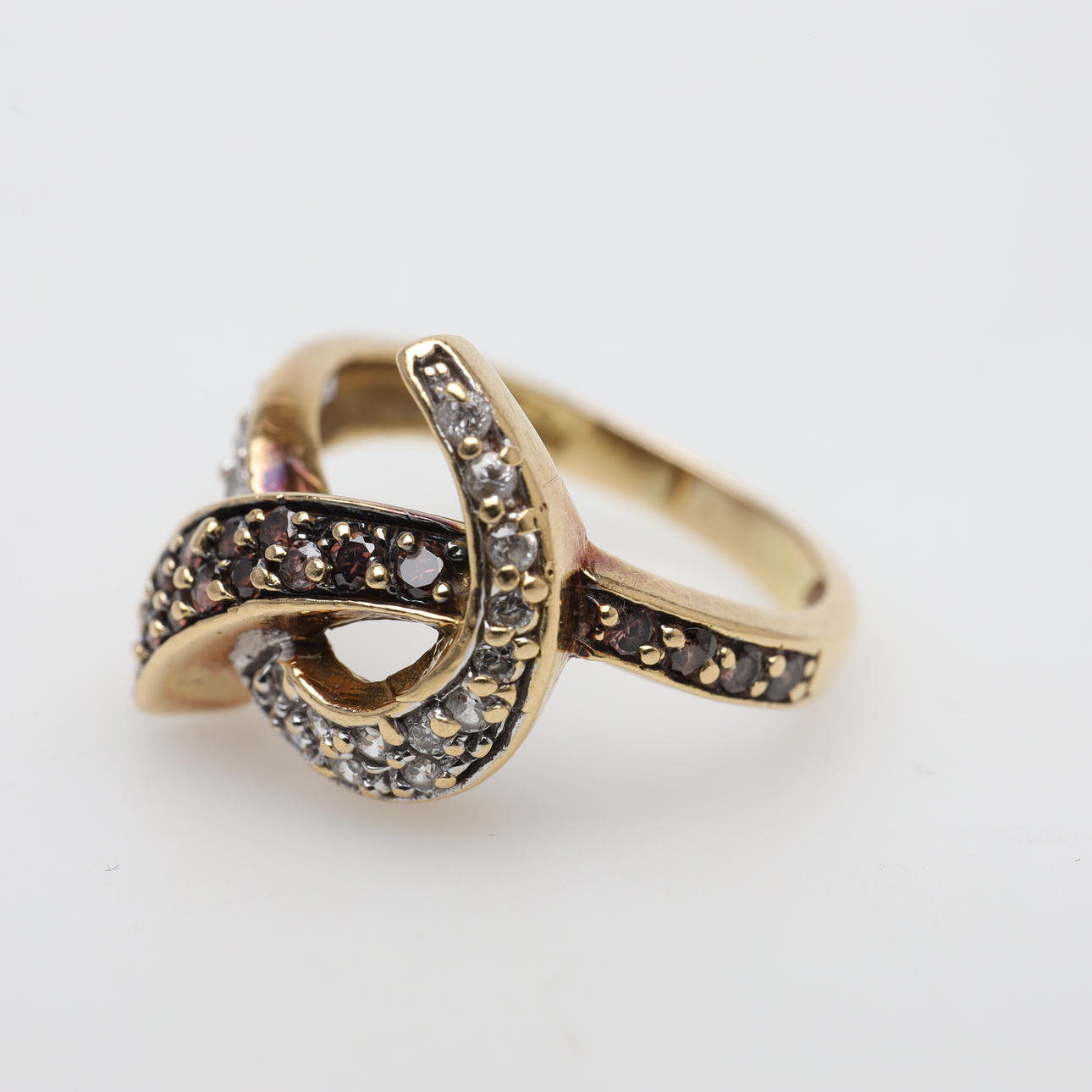 RING, 18K, gold, gross weight approx. 5,2 grams.