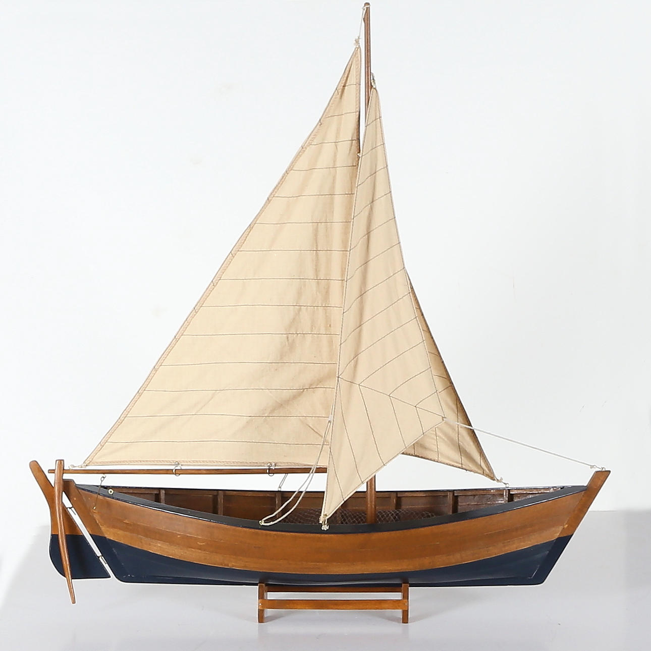 MODELLBÅT, fiskebåt, trä, 1900-tal.