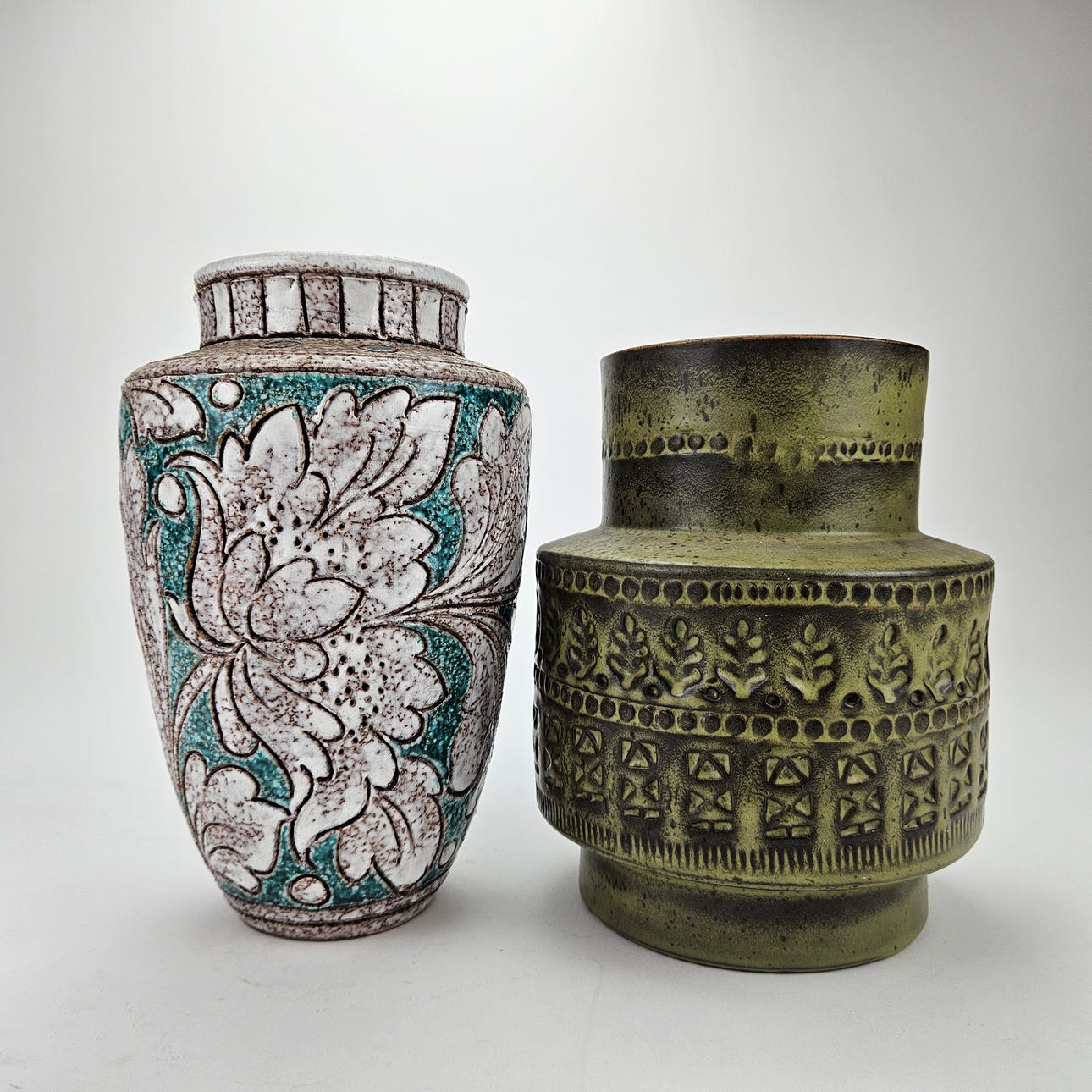 VASER, 2 st, keramik, Italien.
