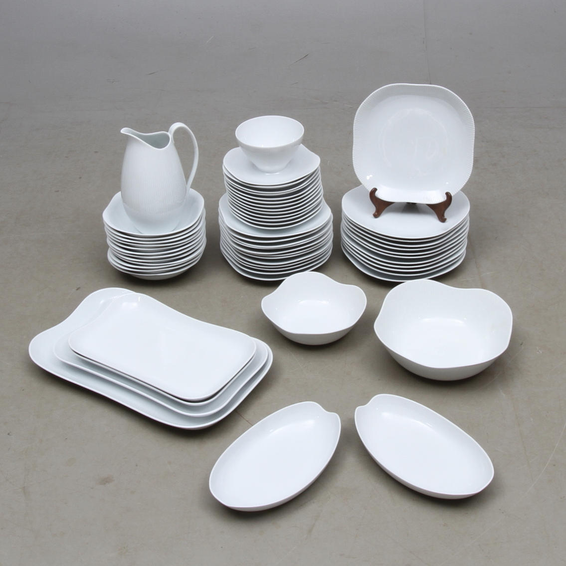 MATSERVIS, 59 delar, Sven-Erik Skawonius, Upsala Ekeby Karlskrona, 1900-talets mitt.