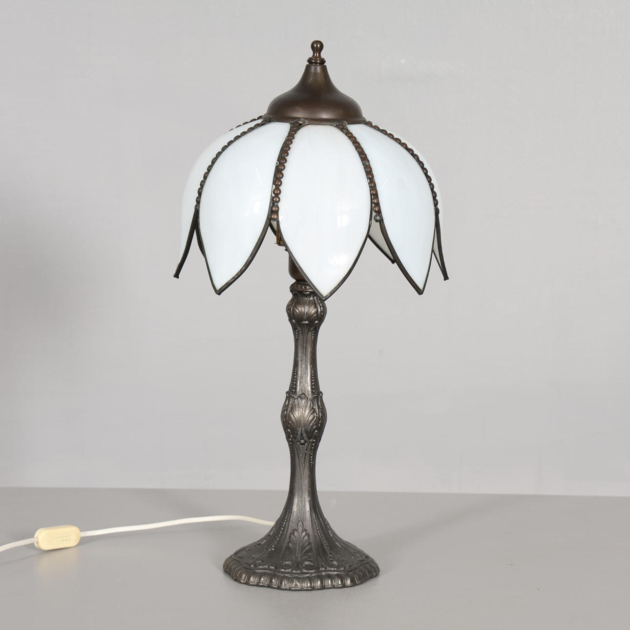 BORDSLAMPA tiffanystil.