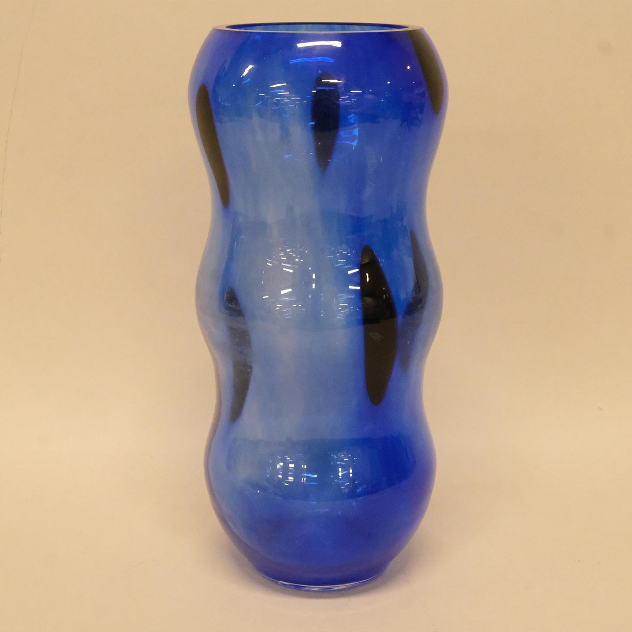 GUNNEL SAHLIN. VASE, “PUPPET”, COSTA BODA.