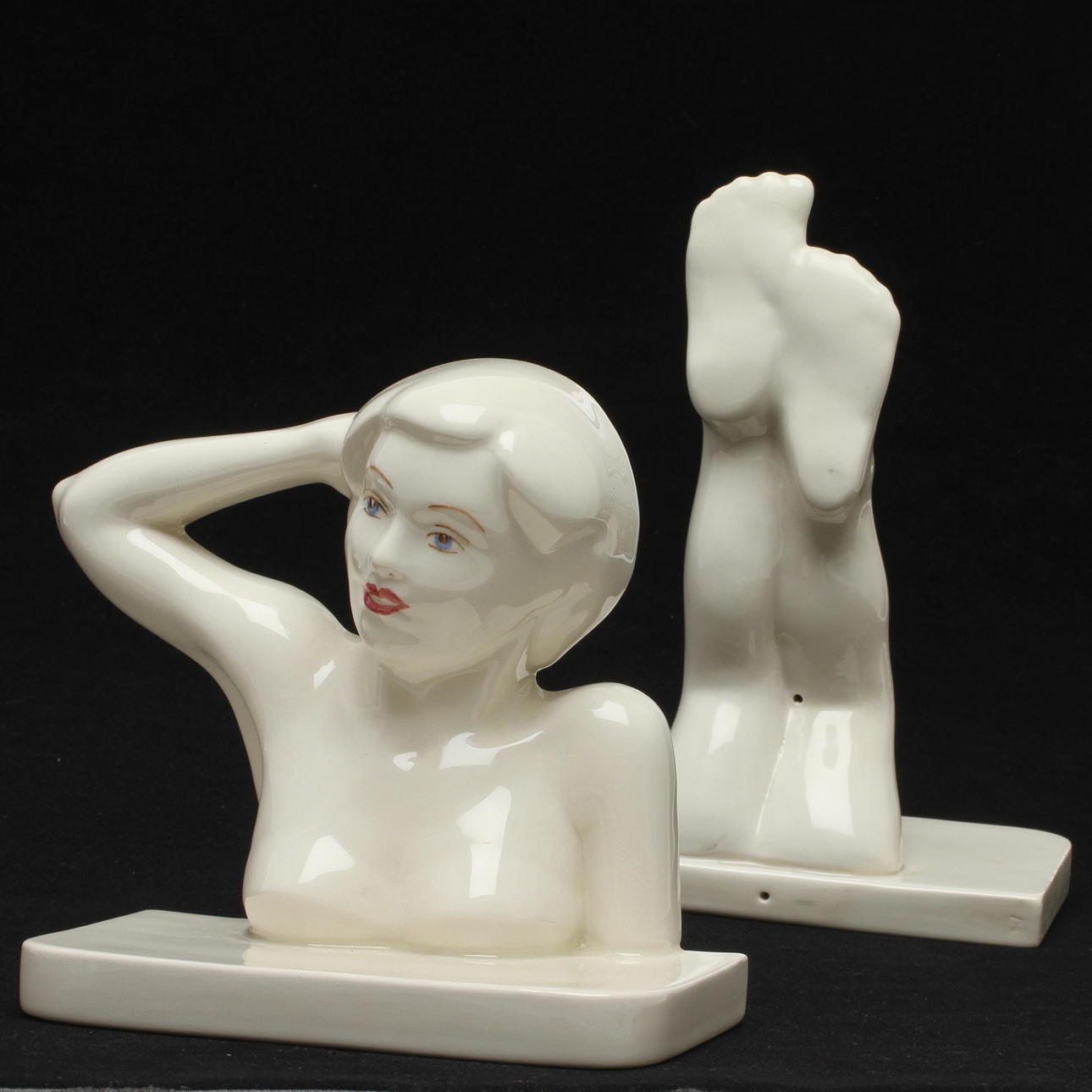 BOKSTÖD, 2 delar, keramik, märkta England.