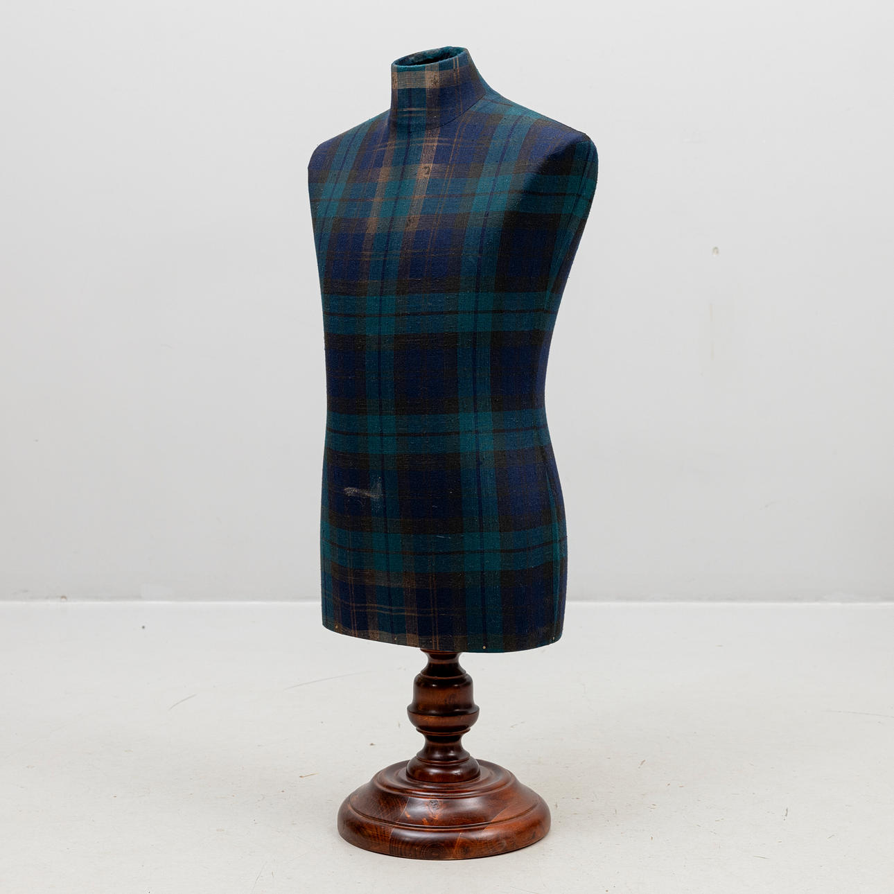 Mockup-nukke, kankaalla, 1900-luvun loppupuoli.