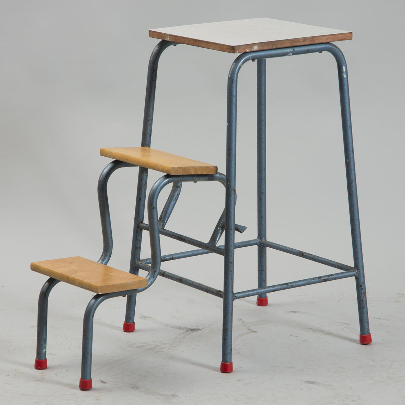 TRAPPALL, Perstorpsplatta med metallunderrede, 1900-talets mitt.