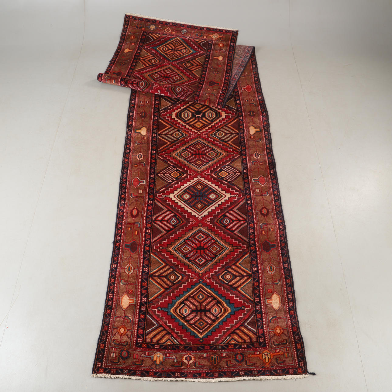 MATTA, orientalisk, galleri, ca 474 x 103 cm.