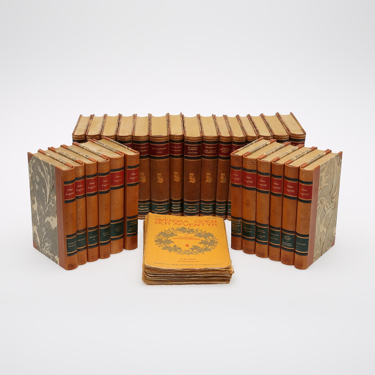 BÖCKER, 43 stycken.