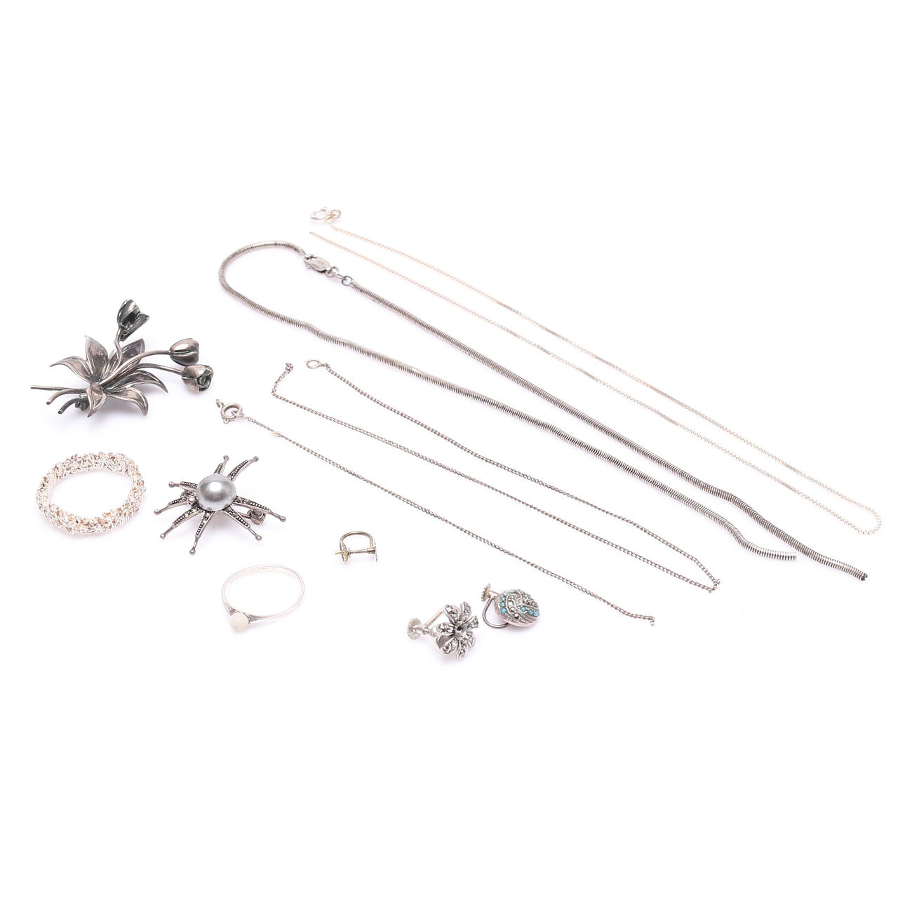 SILVERSMYCKEN/SKROTSILVER, total vikt ca 31 gram.