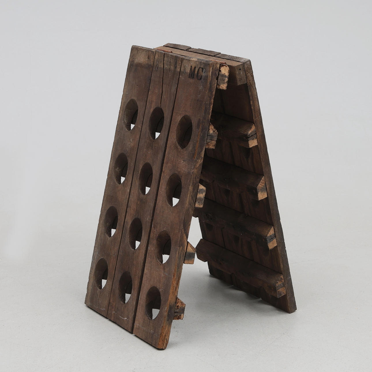 CHAMPAGNE STAND. Oak, for 24 bottles.