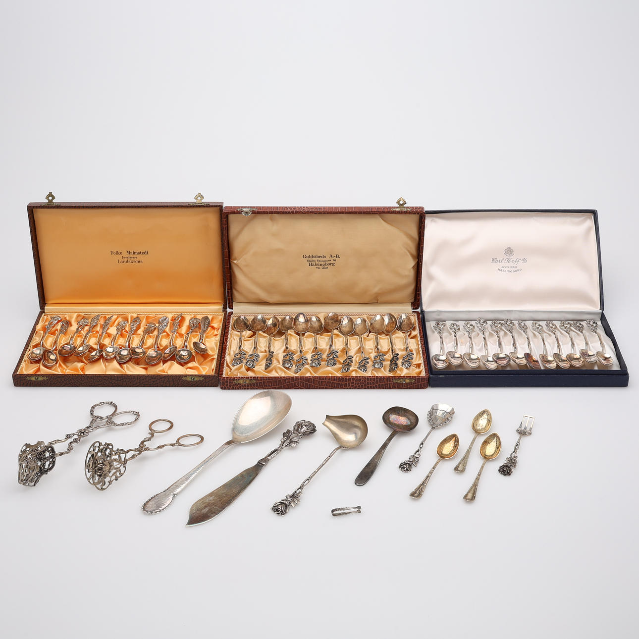 ASSORTED SILVER CUTLERY, 48 PIECES, TOTAL APPROX. 606 g.