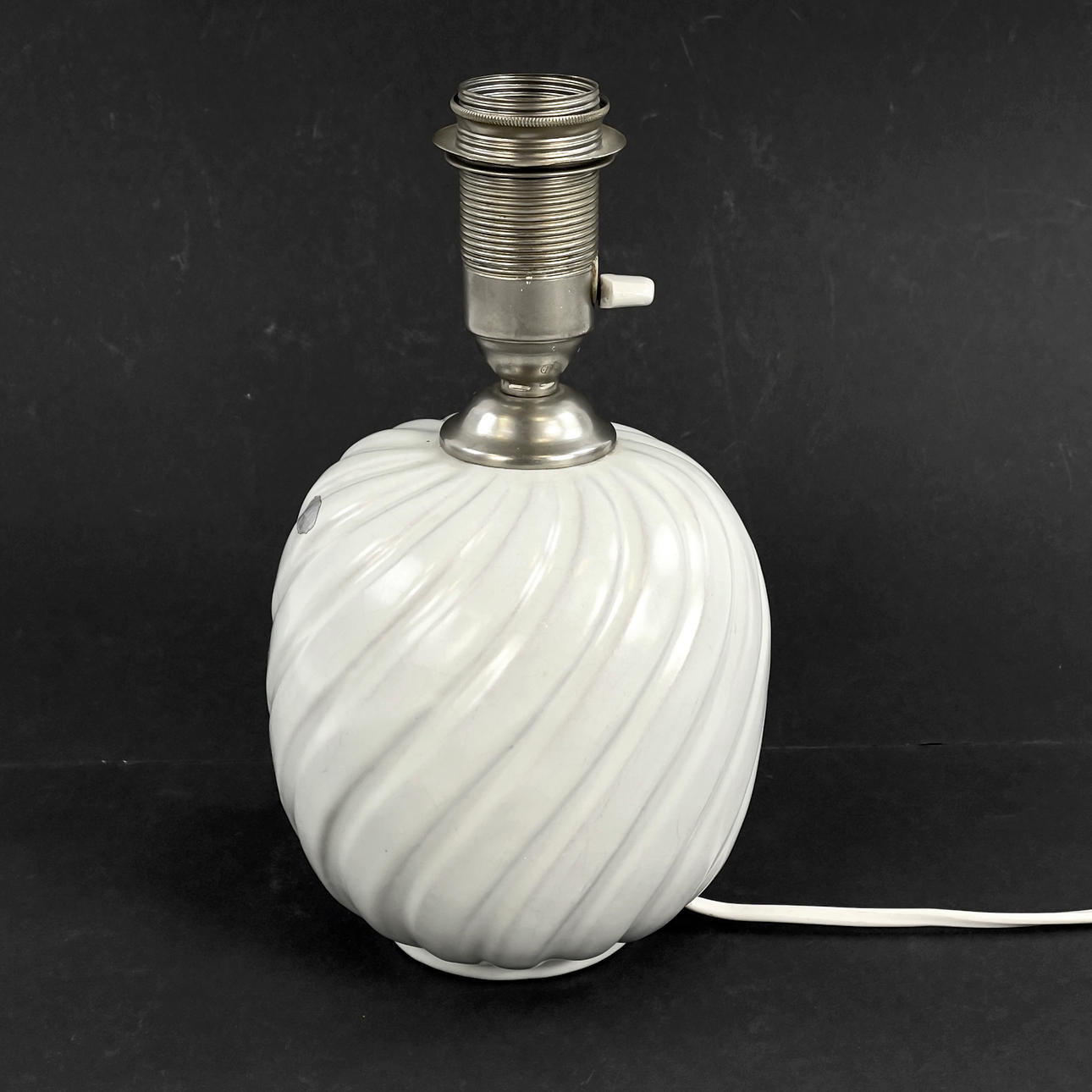 TABLE LAMP. Ceramic, Upsala Ekeby, 1930s/1940s.